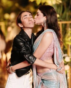 Sauraseni Maitra Instagram - Here’s looking back to an evening filled with fun, laughter, love and fashion! ❤️ 
Thank you @rangoliindia @ranjhindia for making me a part of your extensive journey 🙏🏽

#riwayat #launch #calendarlaunch #calendar2023 #fashioncalendar #eventday #collectionlaunch #bridalcollection #friendsandfamily #rangoliindia #ranjhindia #ethnicwear