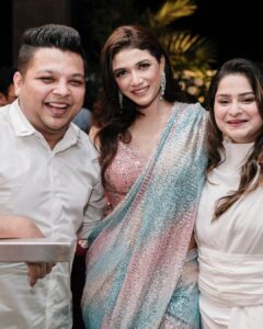 Sauraseni Maitra Instagram - Here’s looking back to an evening filled with fun, laughter, love and fashion! ❤️ 
Thank you @rangoliindia @ranjhindia for making me a part of your extensive journey 🙏🏽

#riwayat #launch #calendarlaunch #calendar2023 #fashioncalendar #eventday #collectionlaunch #bridalcollection #friendsandfamily #rangoliindia #ranjhindia #ethnicwear
