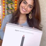 Sayantani Ghosh Instagram - 🌟Getting Ready For Diwali Celebrations with @dyson_india ... . Totally loving the updated #dysonairwrap . ✅Longer Barrels ✅No need to change the barrels for curling of different sides ✅Fly Away Attachment ✅Styling with Less Heat #DysonAirwrap #DysonIndia #freegift