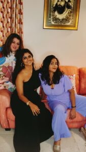 Sayantani Ghosh Instagram - 🔥Aafat with my girls ... @officialdelnaazirani @moonbanerrjee 
.
Pre birthday celebrations of my dearest @officialdelnaazirani .. 
#reels #reelsvideo #reelsinstagram #réel #reelitfeelit #reelsindia #dance #dancereels #friendship #friendshipgoals #friendshipgoals #aafat #friends #birthday #happybirthday #love