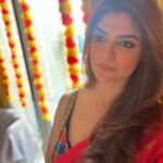 Sayantani Ghosh Instagram - 🌹 ये लाल इश्क, ये मलाल इश्क ये ऐब इश्क, ये बैर इश्क.. . . #mood #instamood #instalike #instalikes #saturday #saturdayvibes #instagood #weekend #weekendvibes #selfie #instagram #instadaily #instaphoto #instalove #instaphoto #saree #sareelove #instapicture #instalovers #instalover #instapic #sareelovers #desigirl #love #diwali #celebration #sayantanighosh 🌹