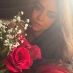 Sayantani Ghosh Instagram - 🌹 ये लाल इश्क, ये मलाल इश्क ये ऐब इश्क, ये बैर इश्क.. . . #mood #instamood #instalike #instalikes #saturday #saturdayvibes #instagood #weekend #weekendvibes #selfie #instagram #instadaily #instaphoto #instalove #instaphoto #saree #sareelove #instapicture #instalovers #instalover #instapic #sareelovers #desigirl #love #diwali #celebration #sayantanighosh 🌹