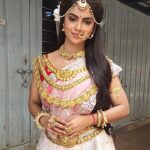 Sayantani Ghosh Instagram - 🌷Sati .... #subhomahalaya . . #shoot #shootmode #bts #onscreen #role #sati #mythology #indianmythology #costumedrama #indiantvserial #actor #actorslife #actors #look #lookoftheday #happy #smile #desigirl #sayantanighosh #sunday #haveaniceday #love #instalike #instagood #instadaily #instalove #instalikes 🌷