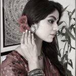 Sayantani Ghosh Instagram - 🌹Throwback ...Forever a Saree Girl 🌹 . #mood #reels #reelsinstagram #reelsvideo #reel #reelkarofeelkaro #feelkaroreelkaro #reelit #reelsindia #reelsinsta #instamood #reeloftheday #bollywoodsongs #blackandwhite #desigirl #sareelover #sareelovers #instafashion #fashiongram #classic #sareegirl #saree #sareelove #indianwear #instalike #instalikes #love #sayantanighosh ❤️