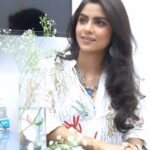 Sayantani Ghosh Instagram - 🌸 Healthy skin ... Pollution,Stress,unhealthy lifestyle.. honestly it's a struggle to have healthy n good skin .. I believe in healthy living,eating well,leading a healthy lifestyle .. but it's always a bonus to find someone who can add that extra bit . And I have found just that in @clinicmetamorphosis .. just a simple chat with the doc and I knew I m in great hands . Looking forward to my sessions here .. Happy skin makes a Happy me 💕 .#clinicmetamorphosis #transformwithmetamorphosis #collaboration #healthylifestyle #health #healthy #healthyskin #skincare #goodskin #happy #happiness #happyliving #selfcare #selflove #love #sayantanighosh ❤️