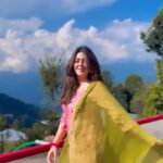 Shafaq Naaz Instagram - Look at the sky😍