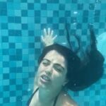 Shenaz Treasurywala Instagram - What is the sure shot way to put a SMILE on your face and make you forget all your worries? For me, it’s WATER 💦 Pani 💧 I was born on a ship 🚢 dad was the captain, I spent the first few years of my life in the ocean 🌊 I could swim before I could walk so for me - the water 🚿 any kind - uplifts me. It’s important for us to know the simple things in life that makes us feel good. When we were completely locked down in our apartments, when I felt really really low, I just stood under the shower 🚿 and that lifted my spirits. Feel grateful to be in this pool today!! In my next life, I will be a fish 🐟 #travelwithshenaz #travelhotelsmiles #feelitreelit #travelreel #lifeoftraveler #mentalhealth #smiles