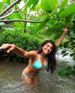 Shenaz Treasurywala Instagram - #travelwithshenaz giveaways begin today! Everyday I will give away a brand new 
#GoProHERO9 Black 

Today’s Challenge: 
1. Post your favourite and most creative selfie using #ShenazGoPro (and it’s okay if it’s not shot on GoPro)

2. In the comments section here under this photo, let me know why you posted that Particular selfie. 

3. #travelwithshenaz #shenazgopro 

4. Make sure you’re following both my accounts this one and @travelhotelsmiles 

The winning photo will be re posted on @travelhotelsmiles tomorrow 

Everyday I will give away a brand new 
#GoProHERO9 Black 

This is special guys! 

9 of you will take home GoPro’s latest HERO9 Black camera! 

I will challenge you at something new 
everyday for the next 8 days. 

And starting tomorrow everyday, I will declare a winner of the previous day’s challenge and re- post your photos on my second account. 
9 days, 9 challenges, 9 winners! #MoreEverything

•	Tomorrow evening, I’ll pick a winner for the first challenge and announce the next challenge 
@GoProIndia @GoPro #GoProIndia #GoPro
Sharing here a few selfies I shot today @mojigaogoa . 
*Local T&C apply