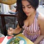 Shenaz Treasurywala Instagram - What did you take for granted before that you will forever cherish??? For me - it’s those little things - 1 sharing smoothies with a friend. 2 hanging out all day in a cafe! Looking forward to when we can share food with our friends and as cafes open up in Italy 🇮🇹 I have hope for our Indian cafes and restaurants. Just a matter of time and we will be with friends- eating and drinking without a care in the world again. All we need is patience!! ❤️ Thoughts? #travelwithshenaz #travelhotelsmiles #foodforthought #precovid #cafes #smoothie 📸@ernestleif