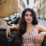 Shenaz Treasurywala Instagram - What did you take for granted before that you will forever cherish??? For me - it’s those little things - 1 sharing smoothies with a friend. 2 hanging out all day in a cafe! Looking forward to when we can share food with our friends and as cafes open up in Italy 🇮🇹 I have hope for our Indian cafes and restaurants. Just a matter of time and we will be with friends- eating and drinking without a care in the world again. All we need is patience!! ❤️ Thoughts? #travelwithshenaz #travelhotelsmiles #foodforthought #precovid #cafes #smoothie 📸@ernestleif
