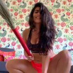 Shenaz Treasurywala Instagram - What is your mood today vs when it started? Has it got better or worse for you? Our Mental health during this is so important. Let’s discuss in the comments. #lockdown #quarentine2020 #travelwithshenaz #covid19 #stayhome #staysafe #socialdistancing #spreadhope #savelives