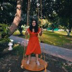 Shenaz Treasurywala Instagram - Happy Monday! Which way are you swinging today? Up, down or sideways?? Either way, remember- it's always moving 🤗👍🏽❤️ Keep the rhythm going. Flow with the momentum! #mondaymotivation #travelwithshenaz #lifeadvice #staypositive Maharashtra