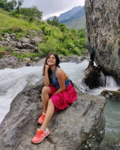 Shenaz Treasurywala Instagram - I've been getting some messages telling me to stop romanticising Kashmir. 
 What do you feel? Do you feel we as indians romanticise  Kashmir more than any other place in India? Why do you feel that is? 

 I am more excited to be here than any other place. My mom used to get so worried everytime I talked about visiting Kashmir. So I stayed away for  so long. A lot of us have been scared to come here. 

But the people of Kashmir are inviting you to their beautiful land!! They are the sweetest and so hospitable and so excited to have tourists. 

I can't wait to edit the videos for you. Meanwhile you can get a glimpse on my stories.

By the way, 
I am in love with this hotel 
@welcomhotelpinenpeak ❤️

@farazbanday
@_wandererrrrr 
@tourismoutlook 
@welcomhotelpinenpeak 

#kashmir #travelwithshenaz #kashmirtourism #incredibleindia