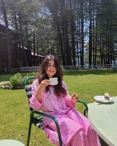 Shenaz Treasurywala Instagram - I've been getting some messages telling me to stop romanticising Kashmir. 
 What do you feel? Do you feel we as indians romanticise  Kashmir more than any other place in India? Why do you feel that is? 

 I am more excited to be here than any other place. My mom used to get so worried everytime I talked about visiting Kashmir. So I stayed away for  so long. A lot of us have been scared to come here. 

But the people of Kashmir are inviting you to their beautiful land!! They are the sweetest and so hospitable and so excited to have tourists. 

I can't wait to edit the videos for you. Meanwhile you can get a glimpse on my stories.

By the way, 
I am in love with this hotel 
@welcomhotelpinenpeak ❤️

@farazbanday
@_wandererrrrr 
@tourismoutlook 
@welcomhotelpinenpeak 

#kashmir #travelwithshenaz #kashmirtourism #incredibleindia