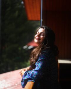 Shenaz Treasurywala Instagram - I've been getting some messages telling me to stop romanticising Kashmir. 
 What do you feel? Do you feel we as indians romanticise  Kashmir more than any other place in India? Why do you feel that is? 

 I am more excited to be here than any other place. My mom used to get so worried everytime I talked about visiting Kashmir. So I stayed away for  so long. A lot of us have been scared to come here. 

But the people of Kashmir are inviting you to their beautiful land!! They are the sweetest and so hospitable and so excited to have tourists. 

I can't wait to edit the videos for you. Meanwhile you can get a glimpse on my stories.

By the way, 
I am in love with this hotel 
@welcomhotelpinenpeak ❤️

@farazbanday
@_wandererrrrr 
@tourismoutlook 
@welcomhotelpinenpeak 

#kashmir #travelwithshenaz #kashmirtourism #incredibleindia