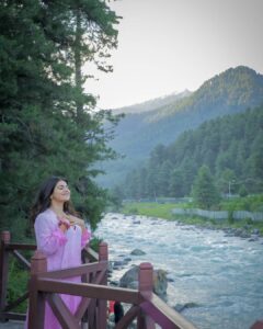 Shenaz Treasurywala Instagram - Suggestions pleaseee. I'm in Kashmir, tell me where to go, what to do. 
Have you been here? Do you wish to come here in this lifetime? I suggest you do!!

I always wondered if Kashmir was over rated. But let me tell you Kashmir is Under Rated!!!

I'm in Pahalgam at the moment and I feel it can't get more beautiful ❤️ 

And for those asking me if it's safe? Yes I feel very safe here. 

also - more than the natural beauty -The people are the sweetest and the most hospitable I've met anywhere.

#kashmir #kashmirdairies #travelwithshenaz  #incredibleindia

@welcomhotelpinenpeak @_wandererrrrr  @tourismoutlook @farazbanday