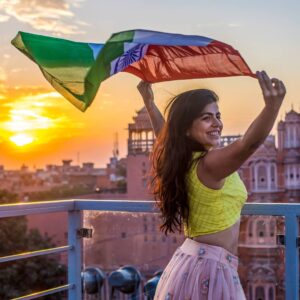 Shenaz Treasurywala Instagram - What do you love about your country? 

I've been traveling all over India since lockdown ended! And all I can say is India is truly incredible beauty and landscape. Our culture is rich. Our people are warm! Happy republic day!!!

 #republicday🇮🇳 #2020 #72ndrepublicday🇮🇳 #january26 
#travelwithshenaz #travelhotelsmiles

@that_dslr_guy_  @mr_camerawala @ridhivijay_photography thanks for meeting me in jaipur and taking these pics w me 

@yeh_lehenga_nahi_mehenga  thanks for the outfit