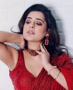 Shiny Dixit Instagram - Glam saree look 20's 🔥🔥🔥🔥

Preety inside out @shinydixit05 

Makeup - @makeupbypoojagosain 
Hair - @hairofy_ 
Outfit - @aace_official 
Jewellery - @vaidaan.official 
📸 - @lakshaysachdevaphotography 

.
.
.
.
.
.
#hairartist
#makeuplook #makeup #hairstyling #hairstylistalert #hairgrowth #hairfashion #fashionblogger #fashionphotographer #instagram