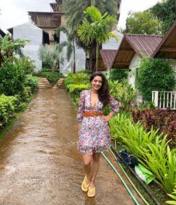 Shiny Dixit Instagram - Le jayein jaane kaha hawayein !!!!

Le jayein jaane kaha , na mujhko khabar , na tujh ko pata !!!!
♥️♥️♥️♥️♥️♥️♥️

Styled by @anushadixit ♥️♥️