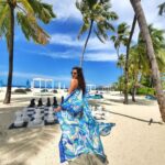 Shiny Doshi Instagram - Living the island life with a barefoot chic experience @finolhu_maldives 💙 #finolhubaaatoll #finohlu #finohlumaldives #vibrantfinohlu #islandplayground #barefootchic #unwindatfinohlu #seasidecollection #maldives #mytime #beachgirl #waterlover #shinydoshi #lavshines Finolhu Baa Atoll