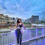 Shiny Doshi Instagram - By the bay at Clark Quay. #Singapore you're beautiful 😍 #walk #sobeautiful #colors #cityvibes #clarkquay #funtimes #skyporn #bythebay #eveningvibes #singapore #youbeauty #shinydoshi At Clark Quay,singapore