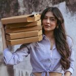 Shivangi Khedkar Instagram - For her it was “Love at first slice” #pizza #pizzamargherita Pune City