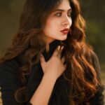 Shivangi Khedkar Instagram - Redirecting 🥀 Makeup by @muatriveni Shot by @saniasadhale Photography team @khushal_tilloo_photo @kaus_tube @netraphotography Retouched by @sudarshanmhaskar
