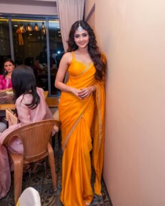 Shivangi Khedkar Instagram - Saree 🧡 not Sorry! 
🪔 Diwali 🪔 
.
.
.
Mua: @muatriveni 
#diwali #saree #sareekadukan 
#festival #mystylediary
