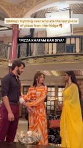 Shivani Jha Instagram - Bedardeya kyun pizza khatam kar diya! 😂
@poulomipolodas_official @iamshreymittal 

#shivanijha #reels #explore #trending #bedardeya #tjmm #pizza #naagin6 #bts #mrignayni #instagramreels #relatable
