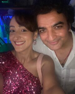Shivya Pathania Instagram - Shiny Glittery Nights calls for a Big celebration..
When you take mirror selfie’s and selfies coz you ain’t got time other thn reliving moments with the people you love and admire..
And ofcourse my biggest distraction in the world,The warmth of a tiny Cato cat clicked by @mallika_singh_official_ 🙇‍♀️🥳
Happy Happy to @swastikproductions #swastikfamily 
Congratulations to entire team that takes everyone ahead like a family forever ❤️
.
An epic Radhakrishna #1000 episodes night!!
P.S. you live so much you forget to post!! 
@beatking_sumedh krishnaaa❤️ 
 A show that has my heart and soul and everything divine❤️🧿🧿🧿