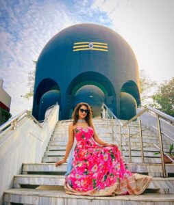 Shivya Pathania Instagram - Shiv Ya Kuch Nahi!! #goldensunrise 
.
📸 @siddharth_arora13 
@the_adhya_designer 
#Banaras #shivshakti #baalshiv