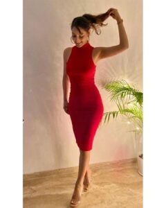 Shivya Pathania Instagram - Uski Khushbu ne mera peecha chora hi nahi..
Or log Kehte hai “Tum Mehakti Bahut ho” 🌖
#shivyapathania
.
📸 @nk.nikhil.kothari