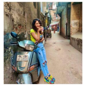 Shivya Pathania Instagram - Halllooo frandssss Chai pi lo!! Meet Minty #delhiwali 
.
Purani दिल्ली @chilsagmovies @saching09 #treasuretales #soon @youtubeindia