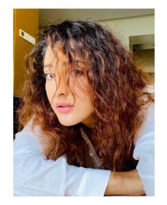 Shivya Pathania Instagram - Bus aise hi dekhna hai tumhe..
Jahan Tum meri ankhein na pad pao...