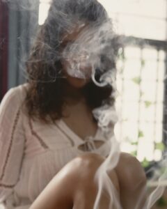 Shivya Pathania Instagram - Anything I can not transform into something marvellous, I let go. Reality doesn't impress me. I only believe in intoxication, in ecstasy, and when ordinary life shackles me, I escape, one way or another. No more walls.
― Anais Nin
.
📸📸📸 @studiodenz killer you 🧚🤞
.
#dhoop #lobaan #dhuaaannn
