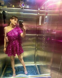 Shivya Pathania Instagram - Shiny Glittery Nights calls for a Big celebration..
When you take mirror selfie’s and selfies coz you ain’t got time other thn reliving moments with the people you love and admire..
And ofcourse my biggest distraction in the world,The warmth of a tiny Cato cat clicked by @mallika_singh_official_ 🙇‍♀️🥳
Happy Happy to @swastikproductions #swastikfamily 
Congratulations to entire team that takes everyone ahead like a family forever ❤️
.
An epic Radhakrishna #1000 episodes night!!
P.S. you live so much you forget to post!! 
@beatking_sumedh krishnaaa❤️ 
 A show that has my heart and soul and everything divine❤️🧿🧿🧿