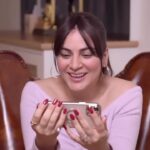 Shraddha Arya Instagram - Jab ghar baithe hi itna hatke aur atrangi manoranjan mile then why go out 😉 Binge watch your favourite shows - woh bhi bilkul free on Amazon miniTV! #YoungJantaKoYahiMangta