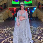 Shraddha Arya Instagram - For Zee Rishtey Awards Last Night! ❤️ @zeetv Styling:- @nehaadhvikmahajan Outfit:- @rajgharana.rg Jewelery:- @adan_creation_ Makeup: @afreen_makeupartist Hair: @hairtrendzbysmieta Manager : @knackfortalent