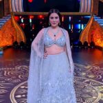 Shraddha Arya Instagram - Zee Rishtey Awards 2022 ❤️ Styling:- @nehaadhvikmahajan Outfit:- @rajgharana.rg Jewelery:- @adan_creation_ Makeup: @afreen_makeupartist Hair: @hairtrendzbysmieta