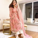 Shraddha Arya Instagram - 🌸 @labelkanupriya @sonyashaikh