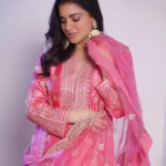Shraddha Arya Instagram - 🌸 Wearing: @gopivaiddesigns Jewelry: @aquamarine_jewellery Photography: @abhay_r_kirti Managed by: @knackfortalent
