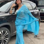 Shraddha Arya Instagram – Are you even wearing a Saree if you don’t fly the Pallu in the Air?! Lol #SomeStills #SareeJahanSeAcha 😂