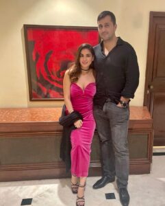 Shraddha Arya Instagram - #MarriedLife #MarriedLifeBeLike #couple #couplegoals 😂