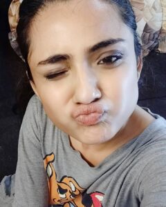 Shritama Mukherjee Instagram - Me and my Scooby Doo!🐶 This is such an old tee but the most comfy I must tell you. My Scooby keeps me happy 😄

#thursdaythoughts #teetime #comfystyle #beauty #lifestyle #wellness #loungingaround #morningvibes☀️