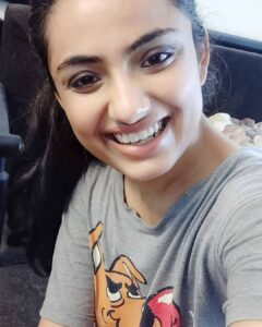 Shritama Mukherjee Instagram - Me and my Scooby Doo!🐶 This is such an old tee but the most comfy I must tell you. My Scooby keeps me happy 😄

#thursdaythoughts #teetime #comfystyle #beauty #lifestyle #wellness #loungingaround #morningvibes☀️