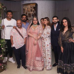 Shruti Seth Instagram - Bonafide Bride S2 
The best thing to wrap 2022 with.
Thank you @charubudhiraja02 @saltmedia.in @firdaussuhail @farhanzamma @dibyachatterjeee @tarunachpal @ranjitrodricks @nici.o.tine @tulsi5solanki @pujashrijain @mahaleqa @shubhikasharma @papadontpreachbyshubhika @_shrutisancheti @sulakshanamonga @mayasanghavijewels for making me look and feel fabulous. This show was just so special and so much fun! 
Here’s to reuniting in the new year for more fun shows together ♥️♥️♥️♥️

#show #nonfiction #bonafidebride #host #anchor #tlc #shruphotodiary