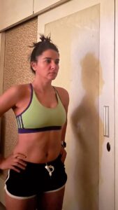 Shruti Seth Instagram - Getting healthier, fitter & stronger everyday! 

#workout #health @strength #exercise #fitmom #yoga #fitness #shruphotodiary
