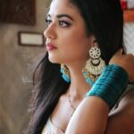 Shruti Sharma Instagram - Kinda Sweet... Kinda Savage...💋🤫 Wearing @praanavsrathod Makeup @yogesh_gupta4545 Hair @amina_shaikh_4000070 📸 @arun.suman.12 #justqueenin #pose #click #post #kahani #NamakIsskKa #shrutisharma #actor #weekend #vibes #postoftheday Mumbai, Maharashtra