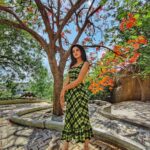 Shruti Sharma Instagram - 🤗🌿🥀 📸 @yogesh_gupta4545 Wearing @onlyindia #colors #nature #photography #shrutisharma #actor