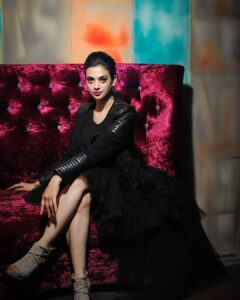 Shruti Sharma Instagram - Coz I 🖤 Black 🤟
What's your favourite colour?
.
.
#shrutisharma
Styling: @styleitupbyaashna 
Outfit: @miraya_by_pooja_khosla
Photography @sumit_sen_photography
Makeup: @sunny_makeup_artist
Location courtesy- @clubbombayatsheeshaskylounge
Location Facilitation- @picturenkraftofficial @parulchawla9

#black  #selflove #picoftheday